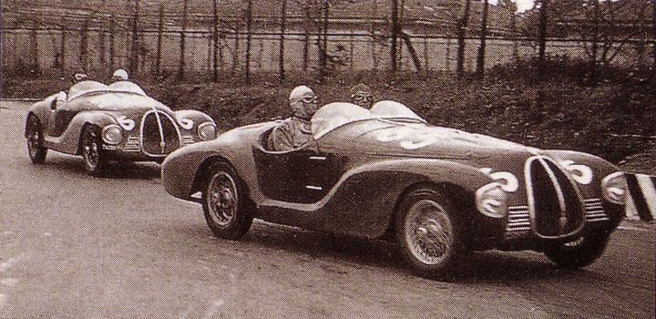 1940 metais Enzo Ferrari sukurtas lenktyninis automobilis AAC 815